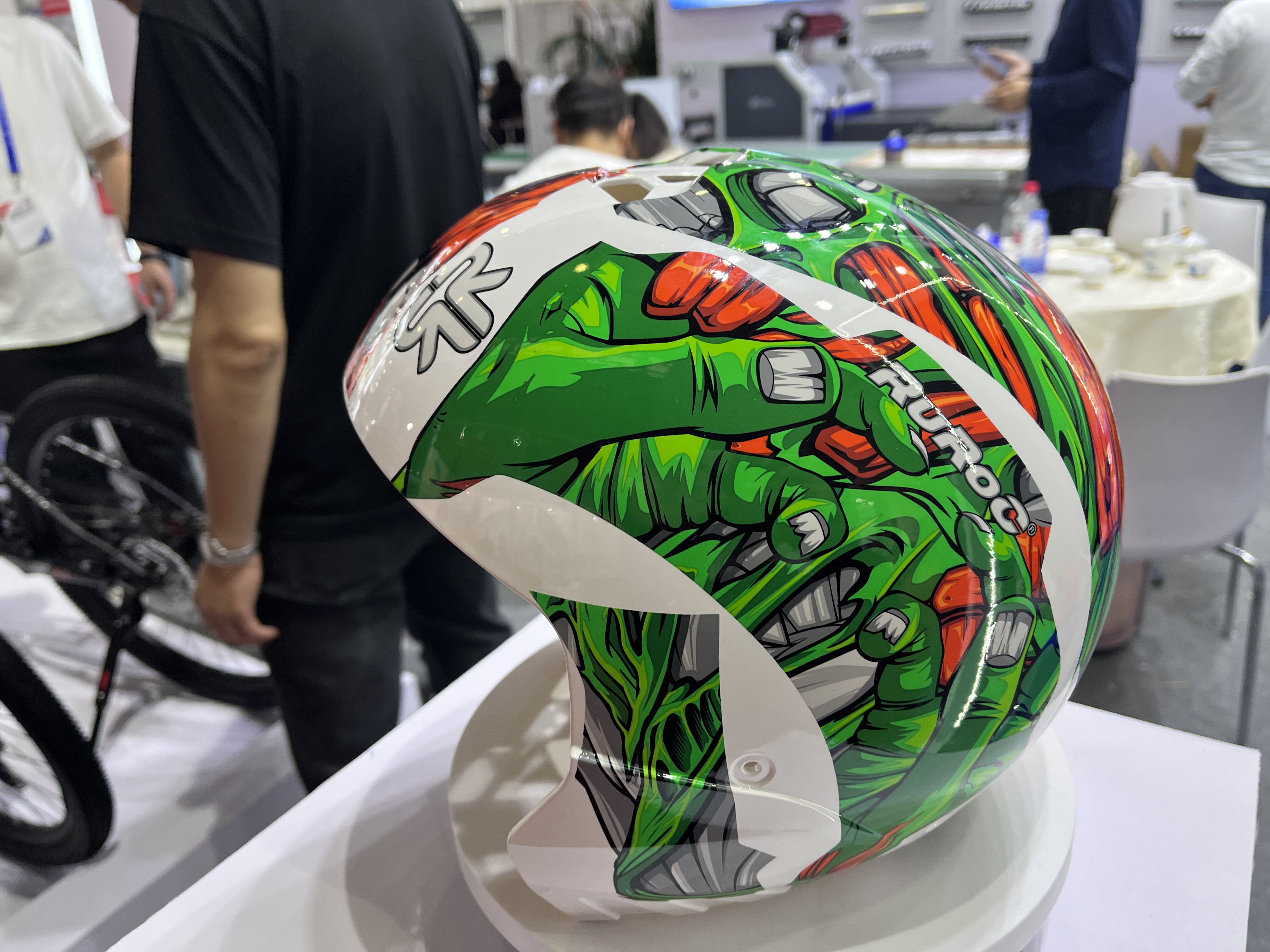 Μελάνι που χρησιμοποιείται σε κράνη